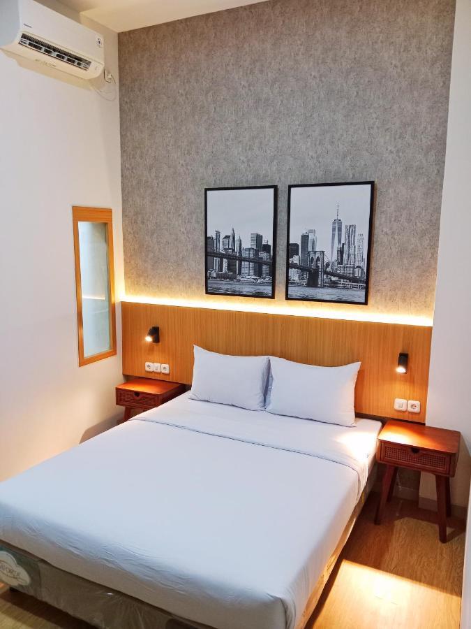 Andita Syariah Hotel Сурабая Экстерьер фото