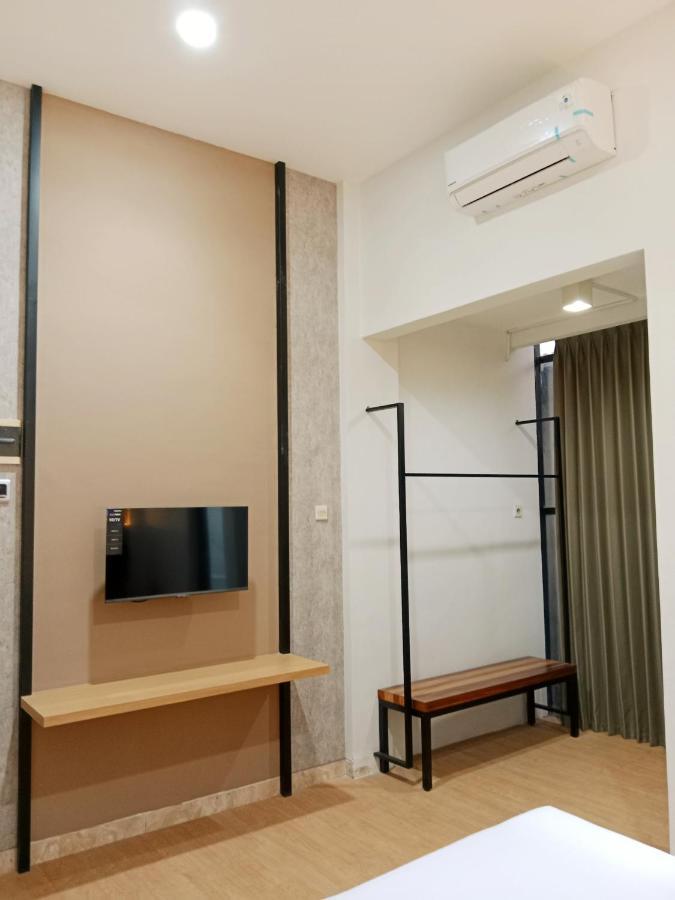Andita Syariah Hotel Сурабая Экстерьер фото