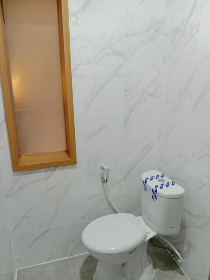 Andita Syariah Hotel Сурабая Экстерьер фото