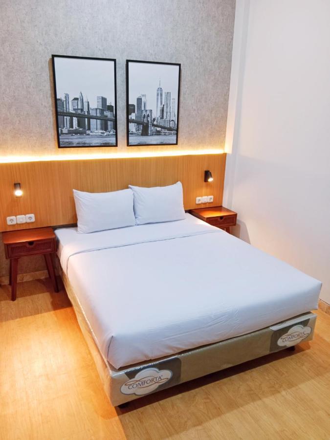 Andita Syariah Hotel Сурабая Экстерьер фото