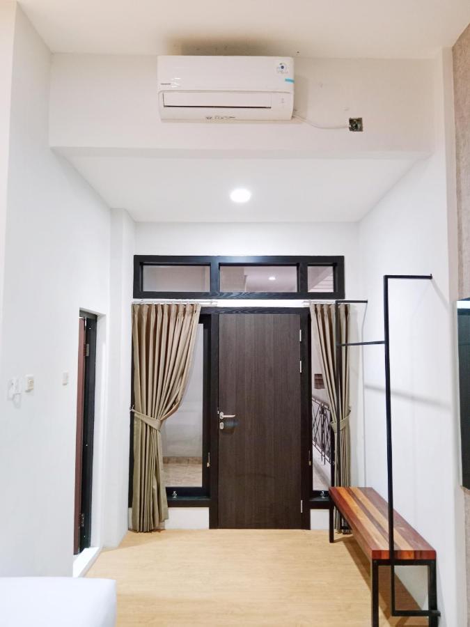 Andita Syariah Hotel Сурабая Экстерьер фото