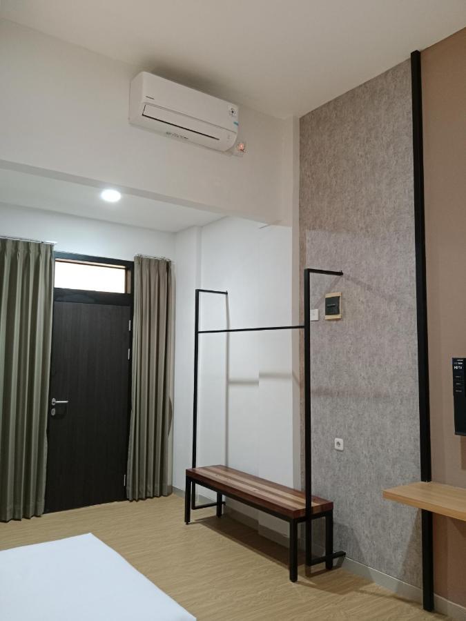 Andita Syariah Hotel Сурабая Экстерьер фото