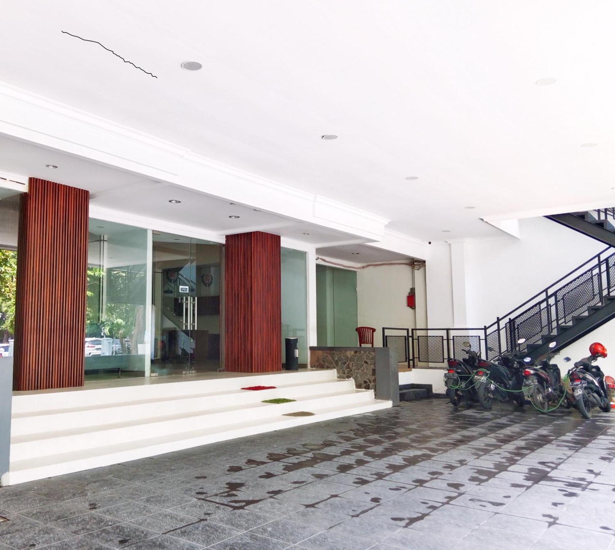 Andita Syariah Hotel Сурабая Экстерьер фото