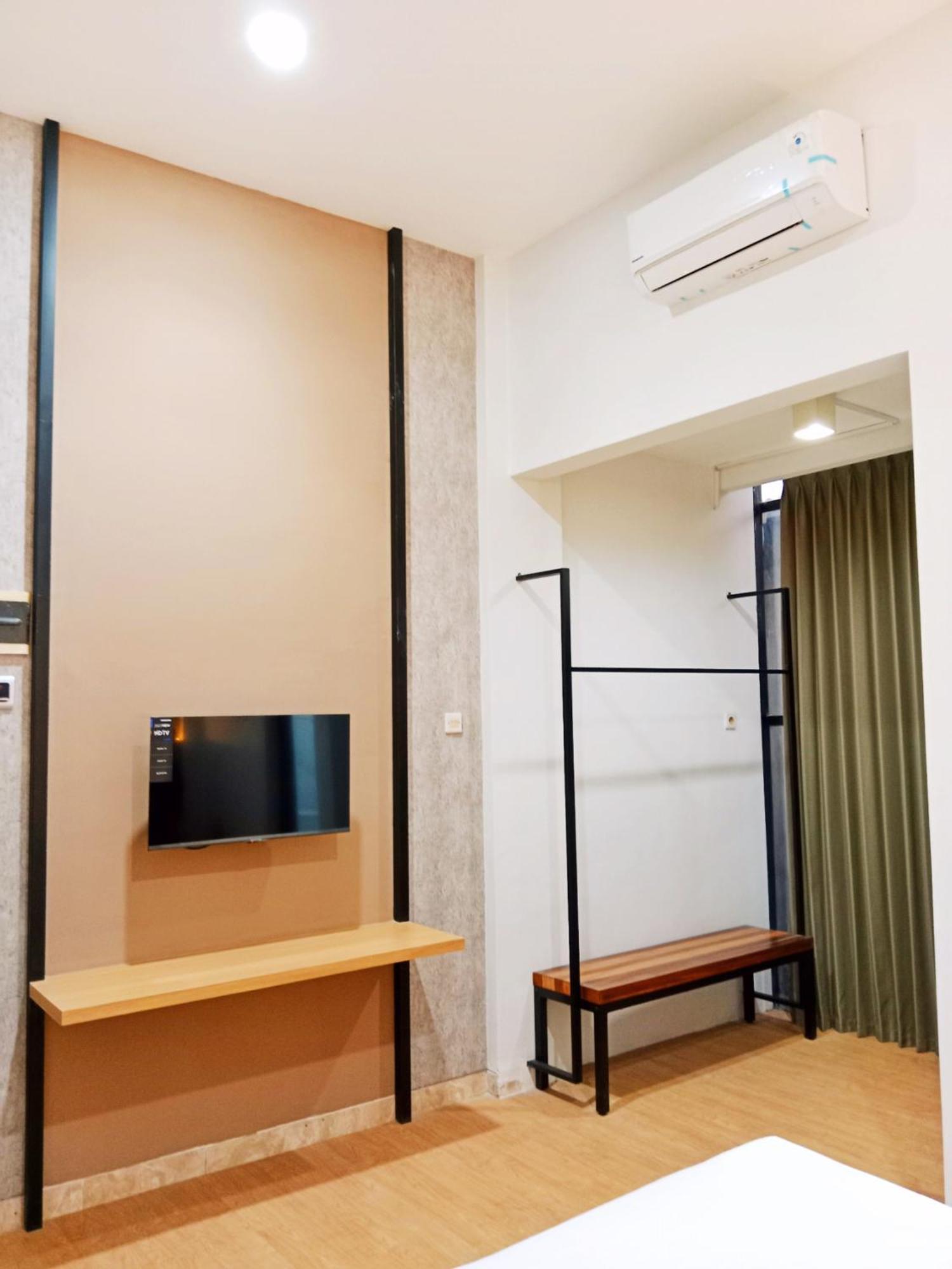Andita Syariah Hotel Сурабая Экстерьер фото